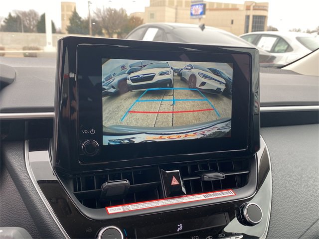 Used 2025 Toyota Corolla LE image 28