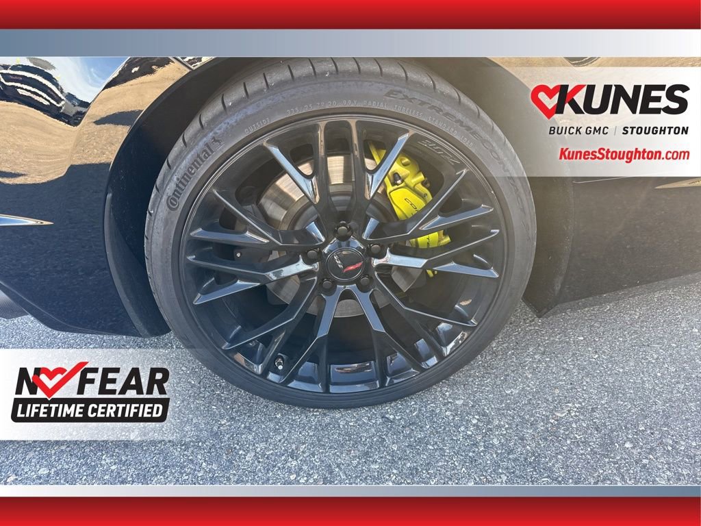 Used 2021 Chevrolet Corvette Stingray Convertible w/ Z51 Performance Package RWD image 13