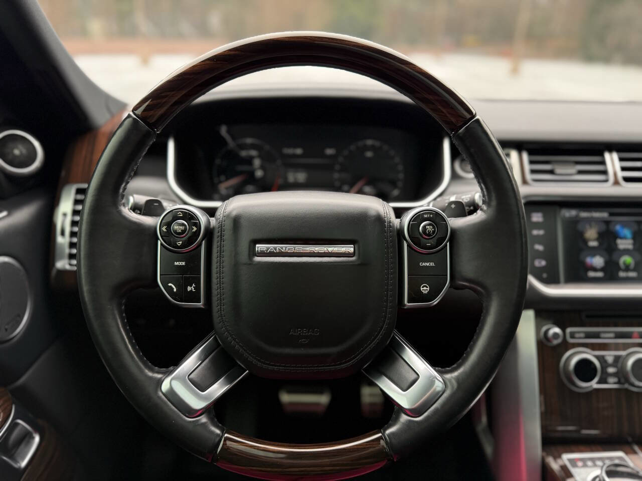 Used 2015 Land Rover Range Rover Long Wheelbase Supercharged image 27