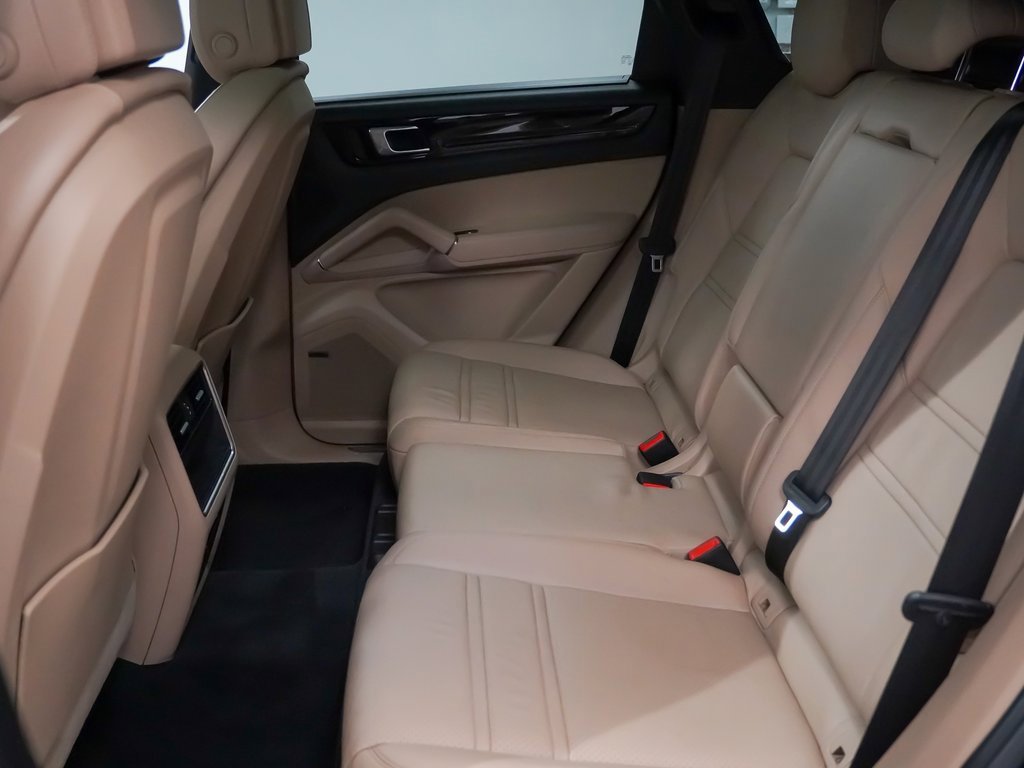 Certified 2023 Porsche Cayenne image 18