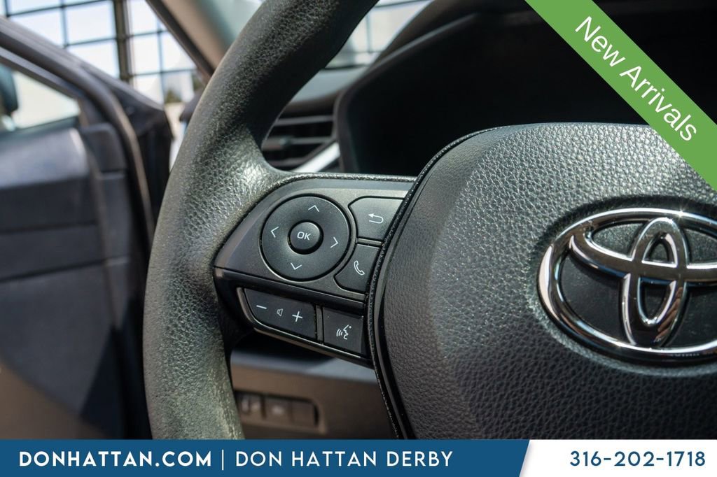 Used 2020 Toyota RAV4 LE AWD/4WD image 12