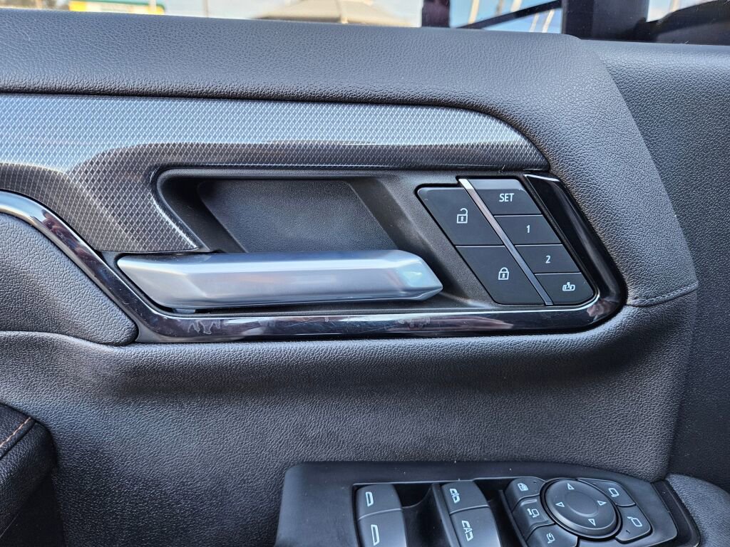 Used 2024 GMC Sierra 3500 AT4 w/ AT4 Premium Plus Package image 17