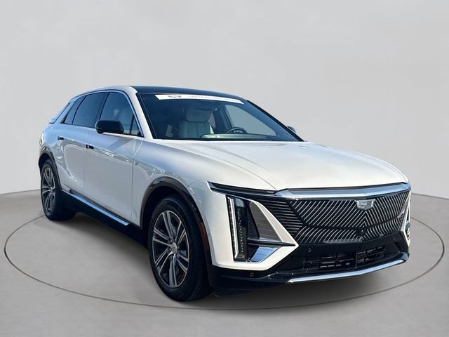 Certified 2024 Cadillac Lyriq Luxury w/ LPO, Floor Liner Package AWD/4WD image 33