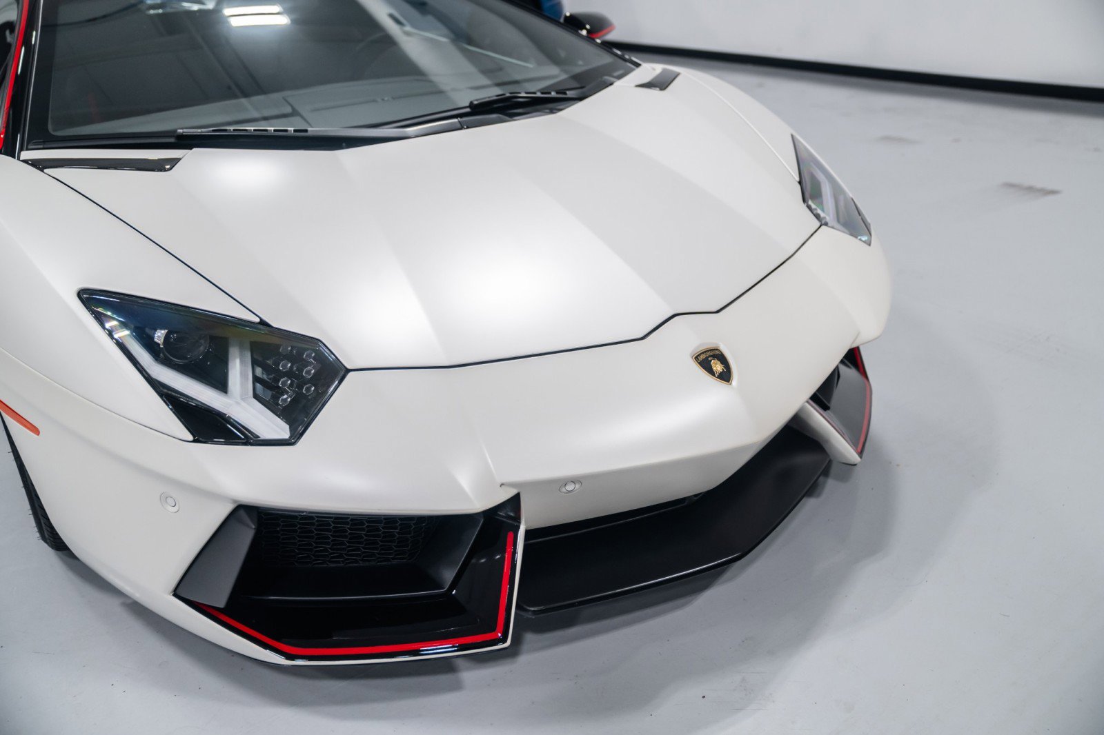 Used 2016 Lamborghini Aventador LP 700-4 image 17