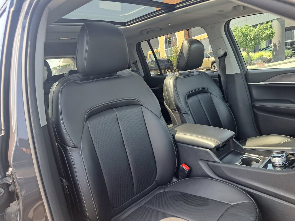 Used 2024 Jeep Grand Cherokee L Limited w/ Luxury Tech Group II AWD/4WD image 39