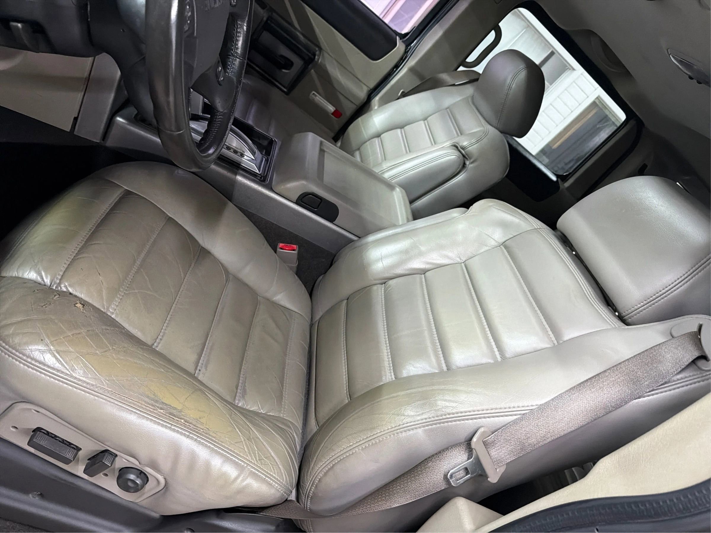 Used 2003 HUMMER H2 w/ Preferred Equipment Group image 29