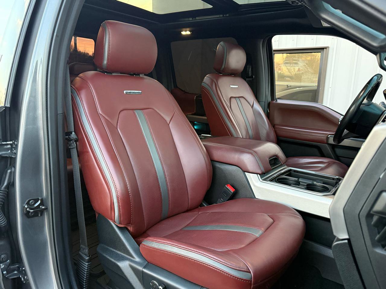 Used 2021 Ford F250 Platinum w/ FX4 Off-Road Package image 29