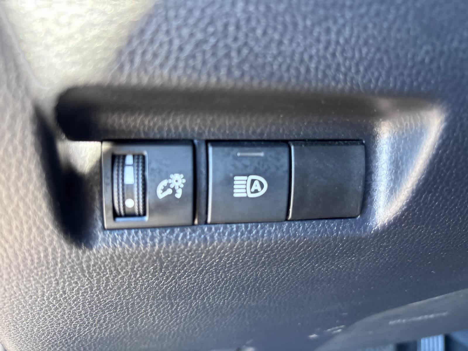 Used 2025 Toyota RAV4 LE AWD/4WD image 19
