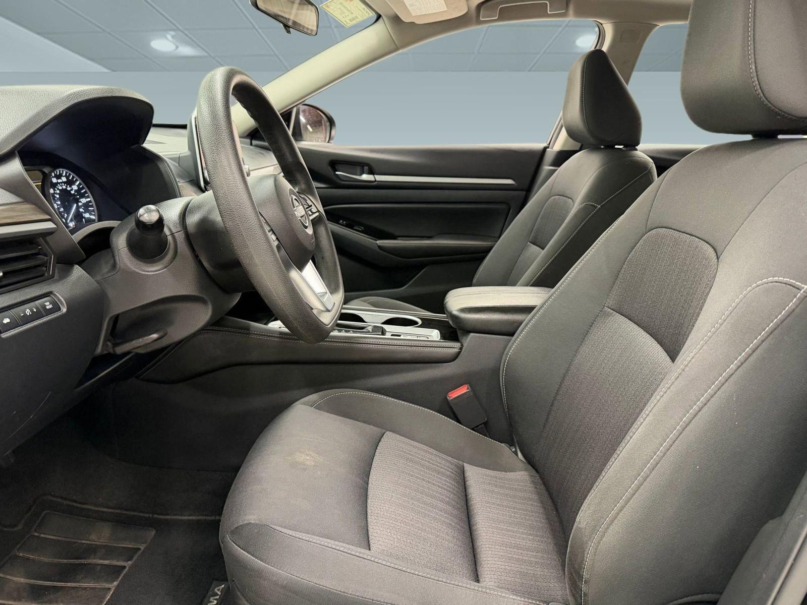 Used 2023 Nissan Altima 2.5 SV AWD/4WD image 4