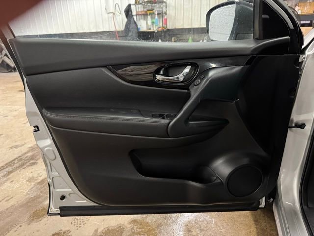 Used 2022 Nissan Rogue Sport SL image 11