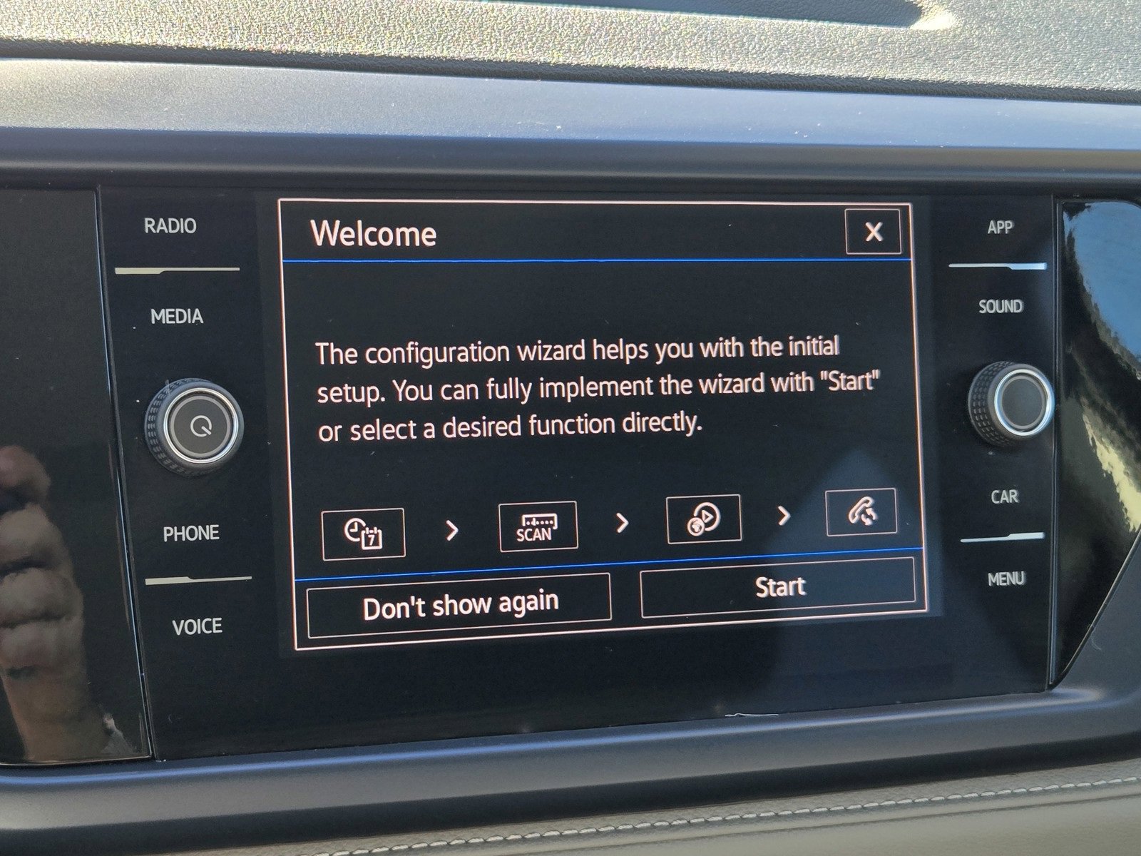 Used 2024 Volkswagen Taos SE w/ Panoramic Sunroof Package image 16