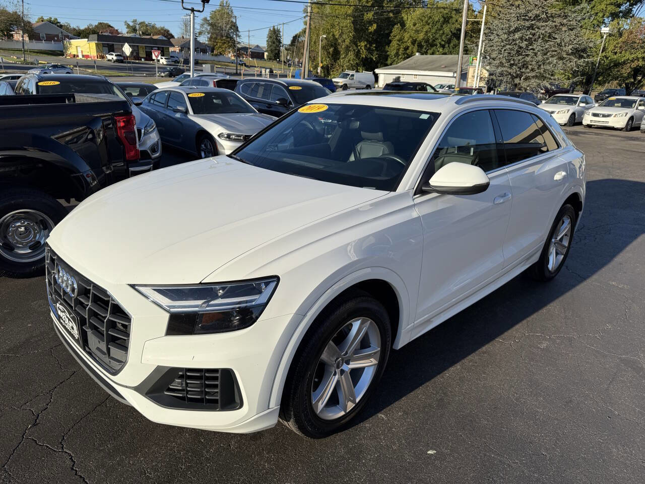 Used 2019 Audi Q8 Premium w/ Convenience Package image 2