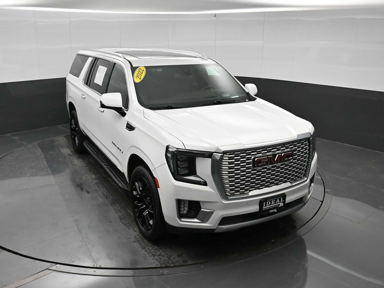 Used 2022 GMC Yukon XL Denali AWD/4WD image 25