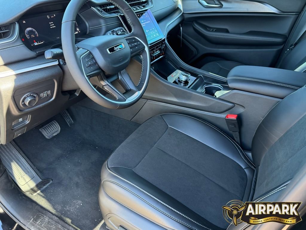 New 2025 Jeep Grand Cherokee L Altitude AWD/4WD image 16