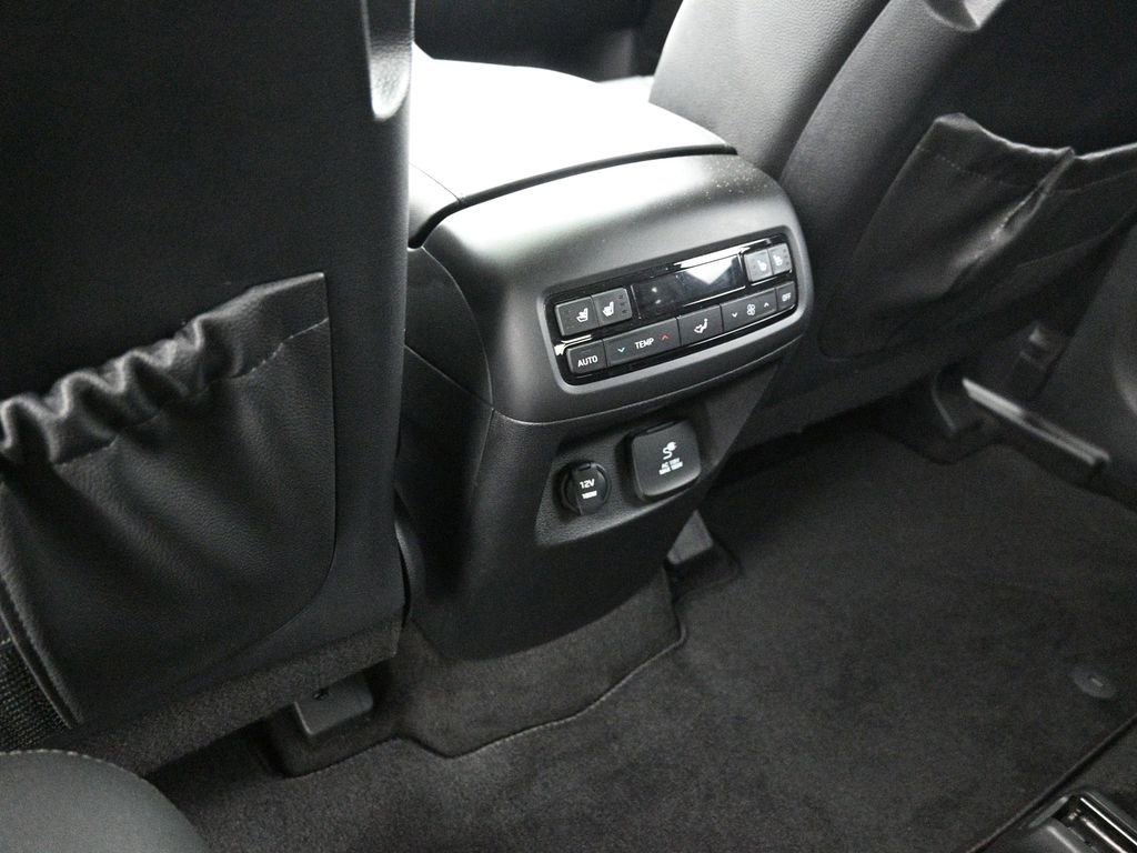 Used 2023 Hyundai Palisade Limited w/ Cargo Package image 21