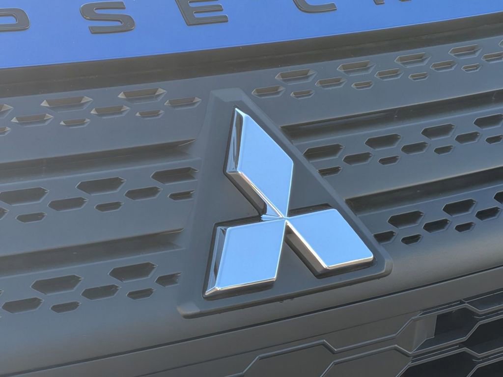 New 2026 Mitsubishi Eclipse Cross LE image 9