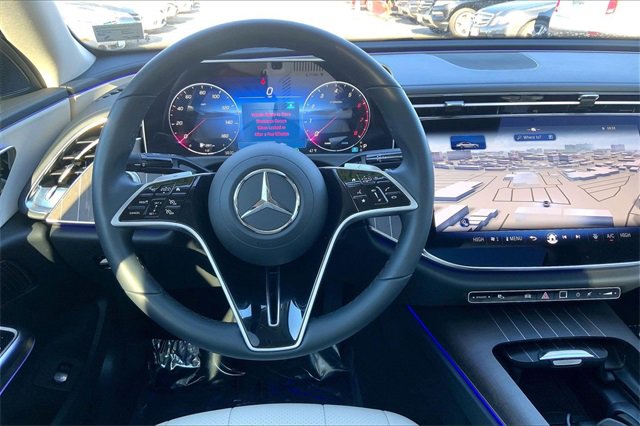 Used 2025 Mercedes-Benz E 350 4MATIC Sedan image 4