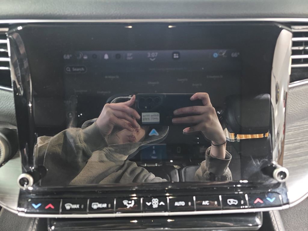 Used 2023 Jeep Wagoneer L Series II image 26