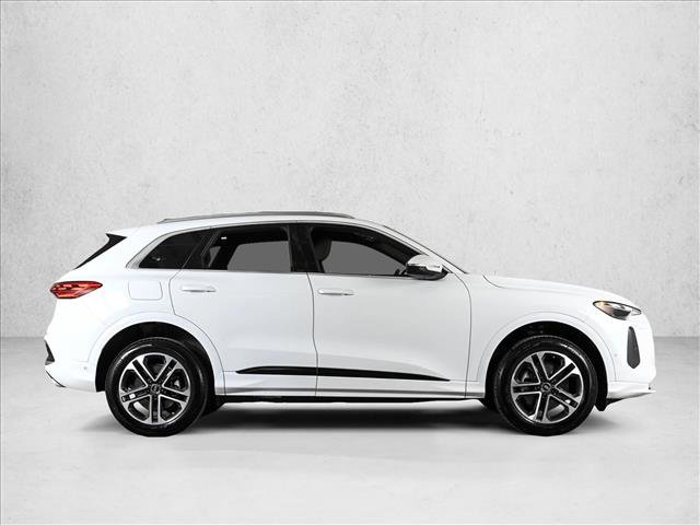 Certified 2025 Audi Q5 Premium w/ Convenience Package AWD/4WD image 4