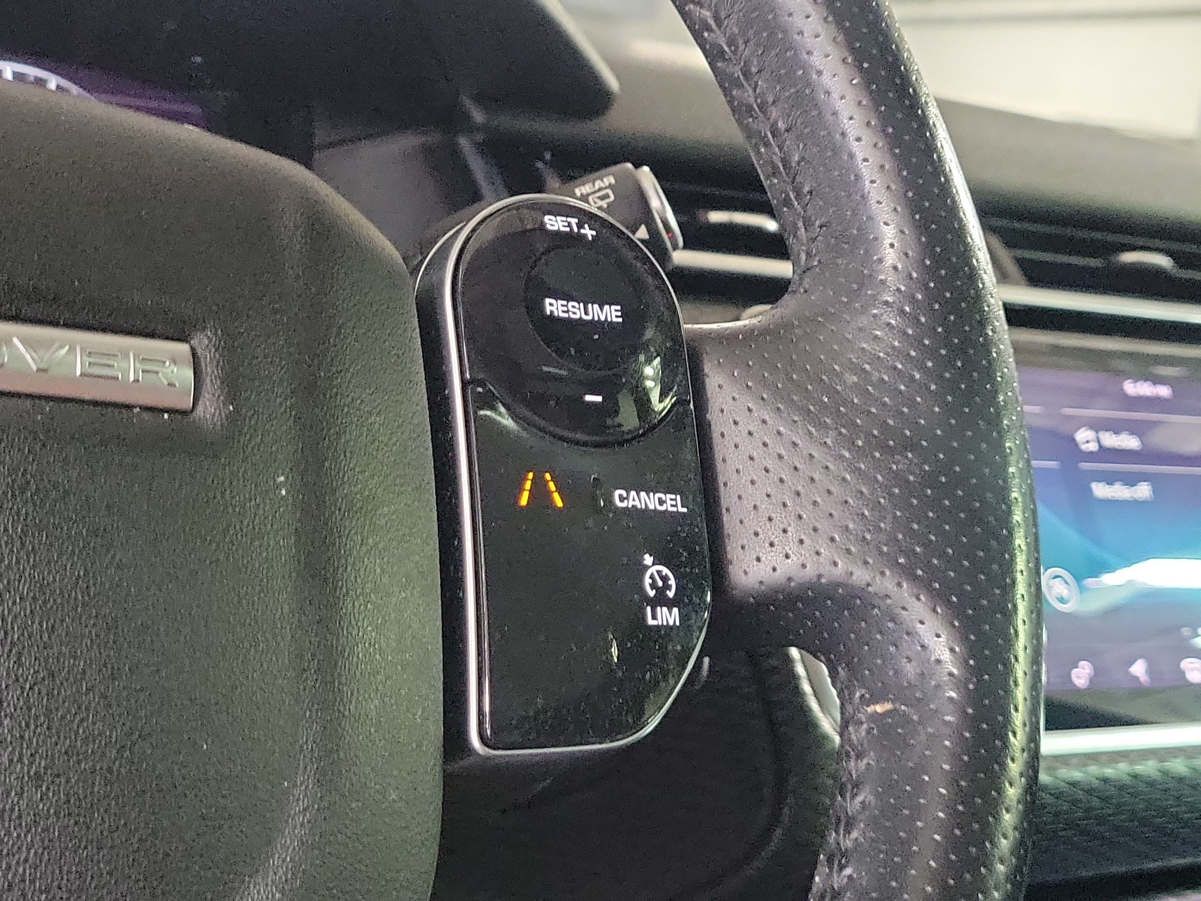 Used 2018 Land Rover Range Rover Velar S AWD/4WD image 27