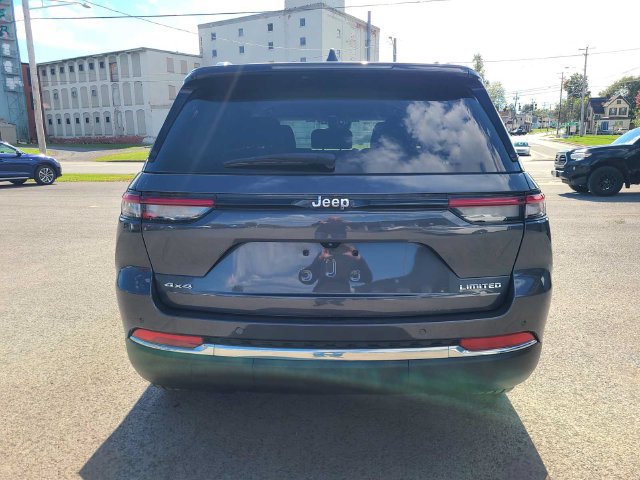 Used 2023 Jeep Grand Cherokee Limited AWD/4WD image 9