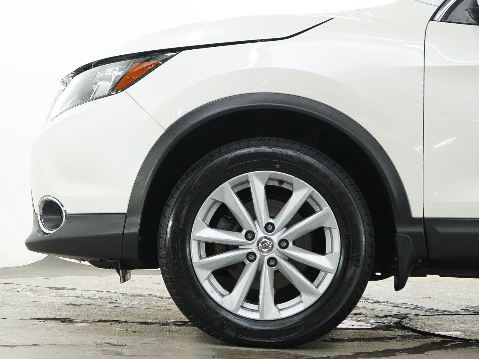 Used 2017 Nissan Rogue Sport SV w/ SV All-Weather Package AWD/4WD image 25