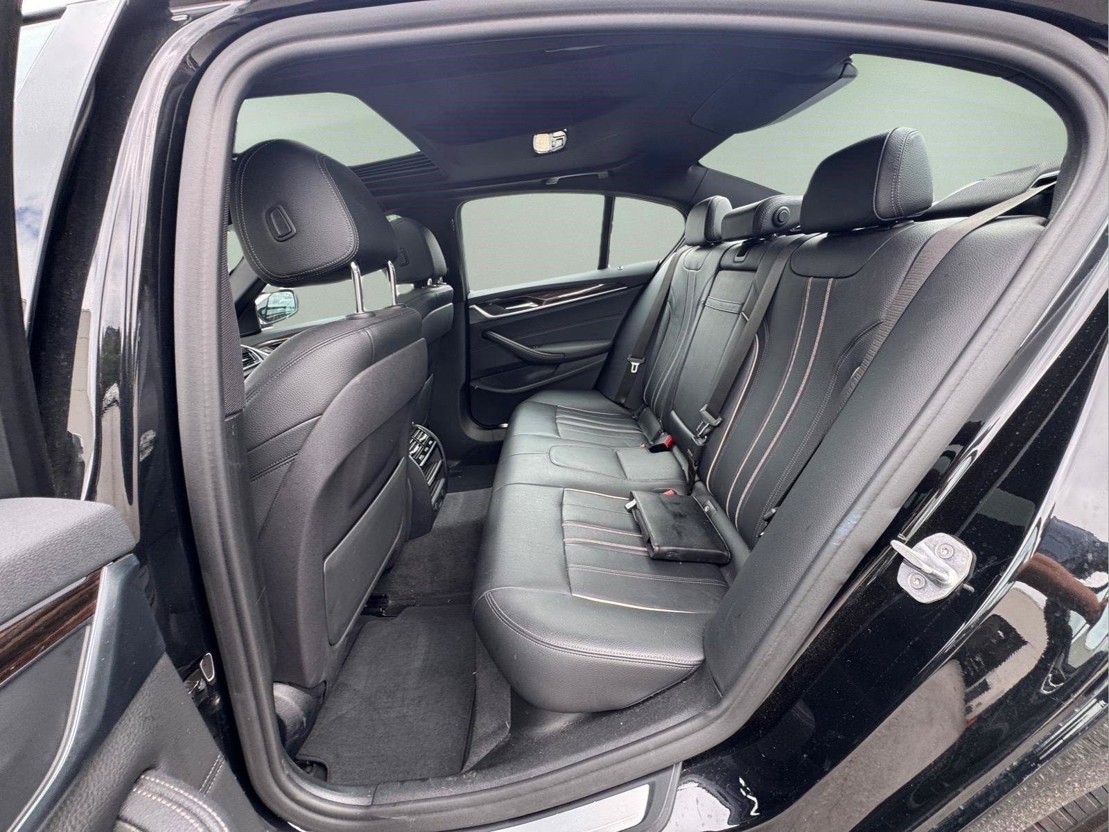 Used 2019 BMW 530e w/ Premium Package RWD image 13