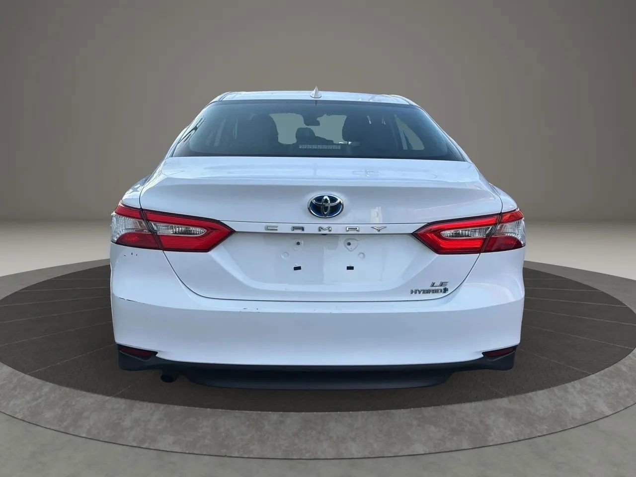 Used 2020 Toyota Camry LE image 6