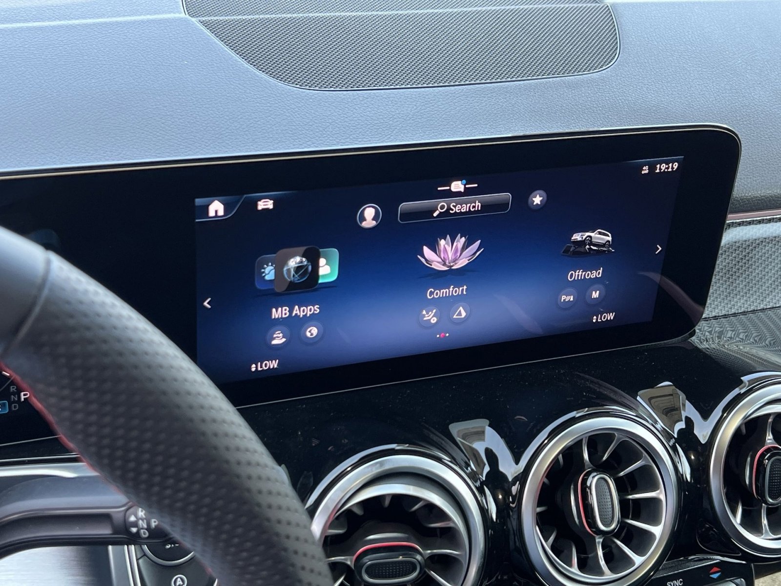 New 2026 Mercedes-Benz GLB 250 4MATIC image 18