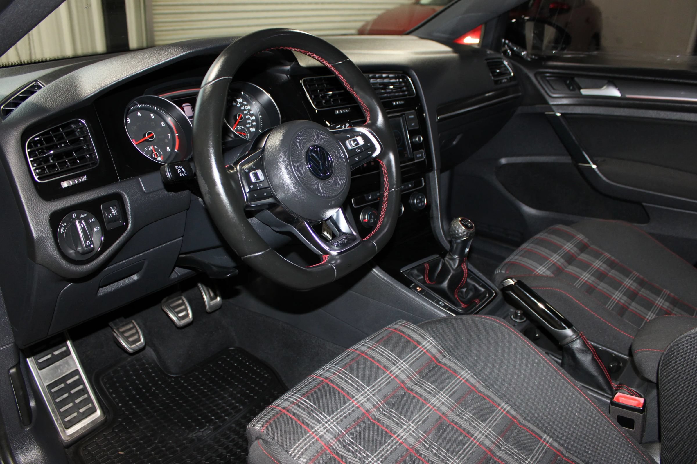 Used 2018 Volkswagen GTI S FWD image 24
