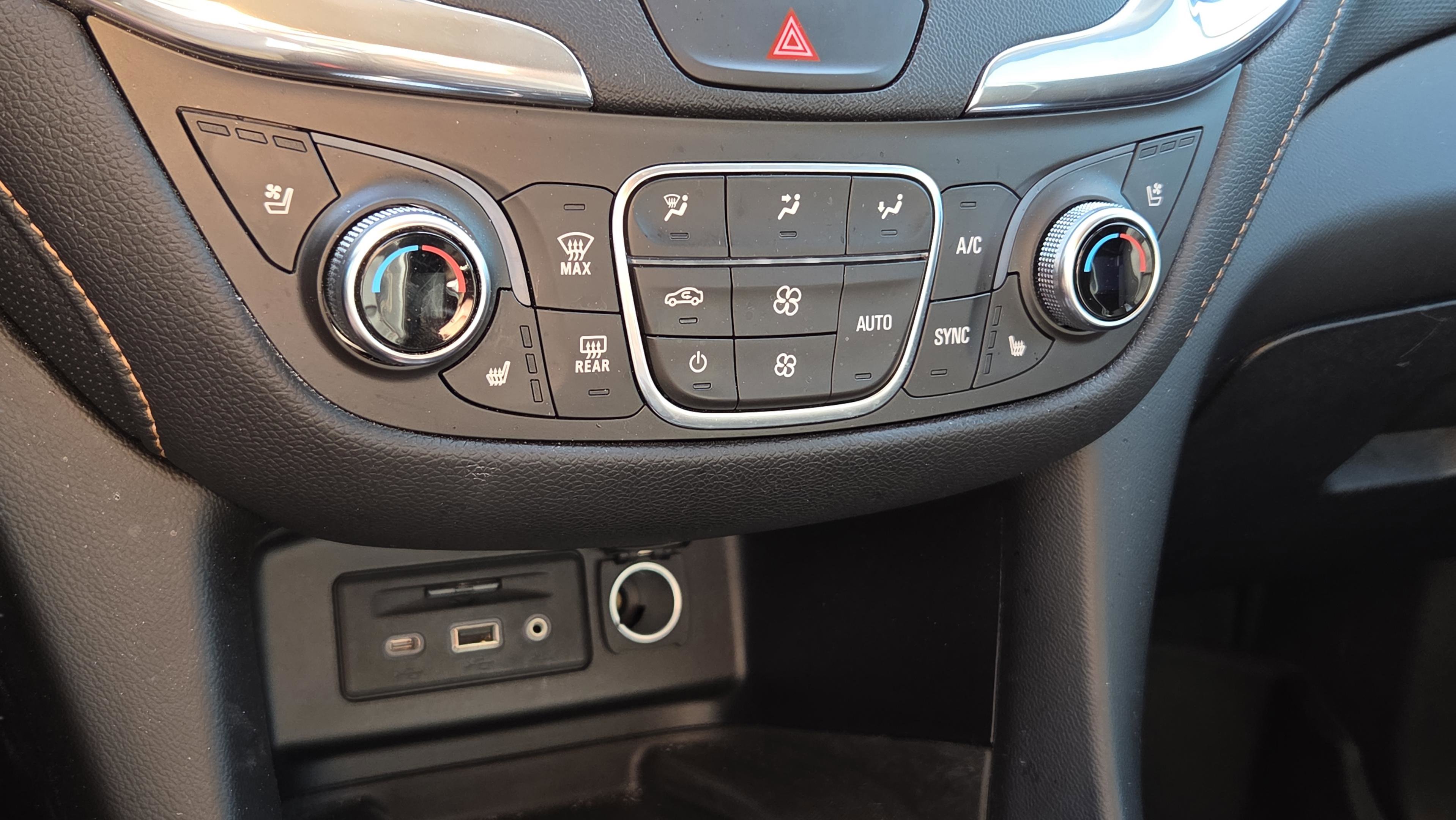 Used 2019 Chevrolet Equinox Premier image 26