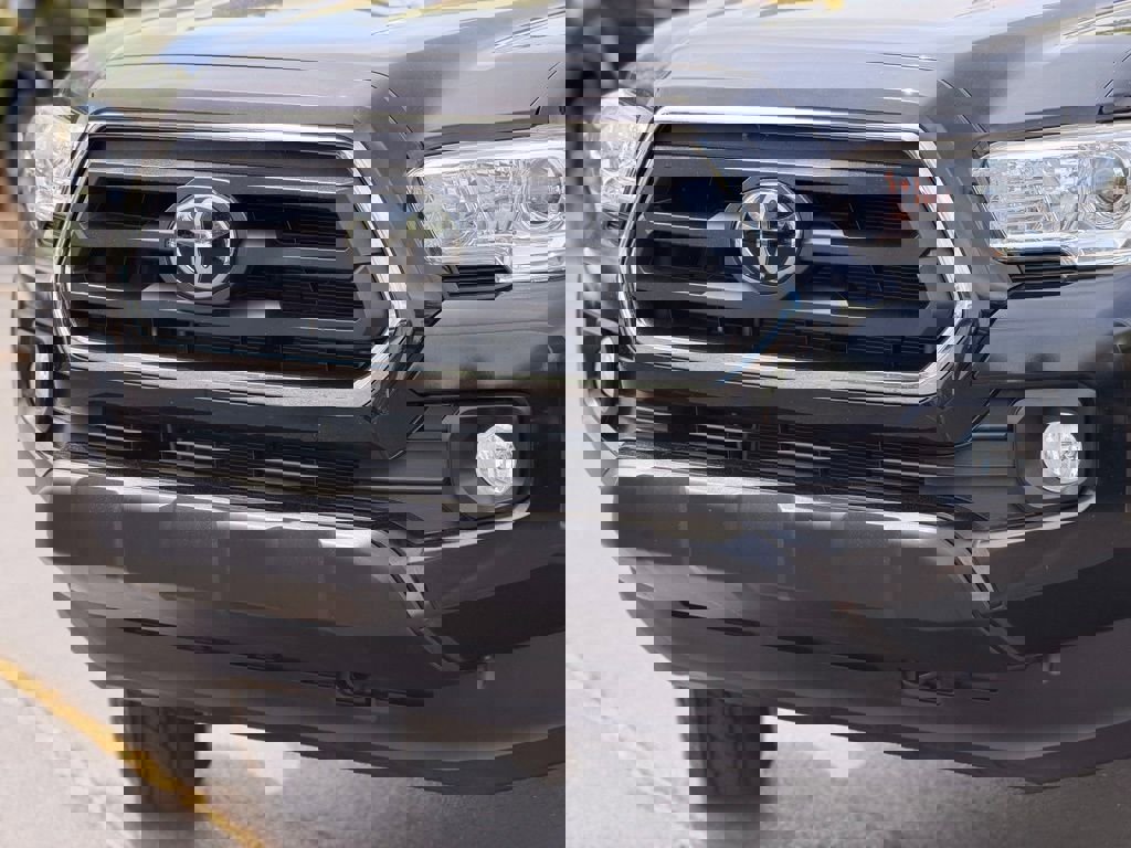 Used 2022 Toyota Tacoma SR5 image 10