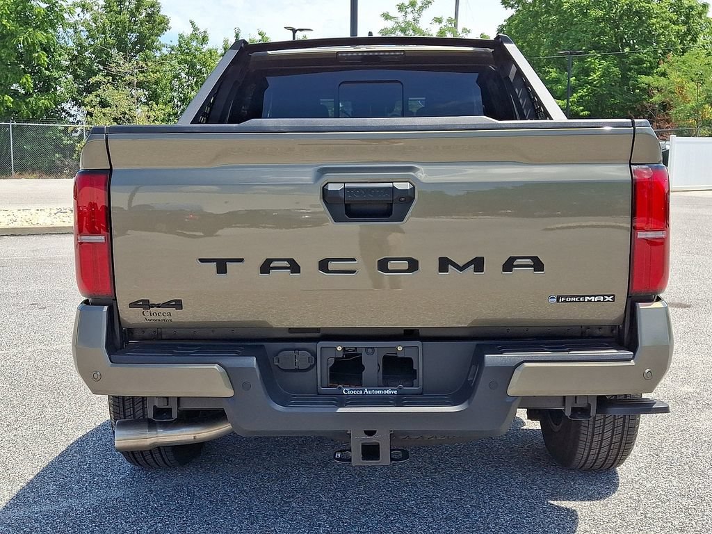 Used 2025 Toyota Tacoma TRD Sport w/ TRD Sport Upgrade Package AWD/4WD image 8