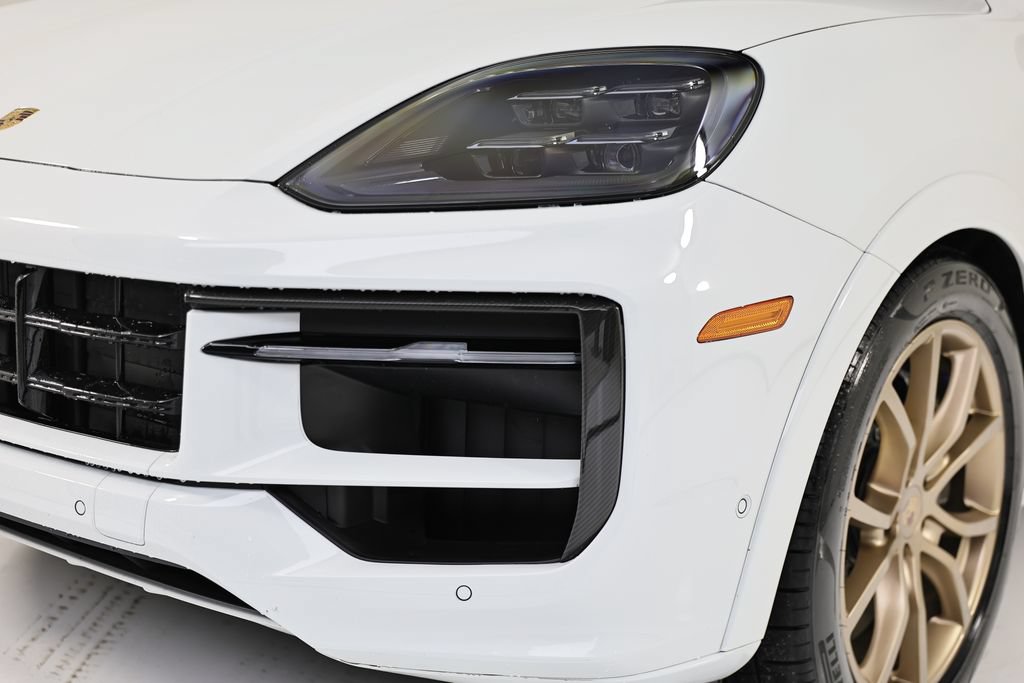 Certified 2025 Porsche Cayenne GTS AWD/4WD image 11