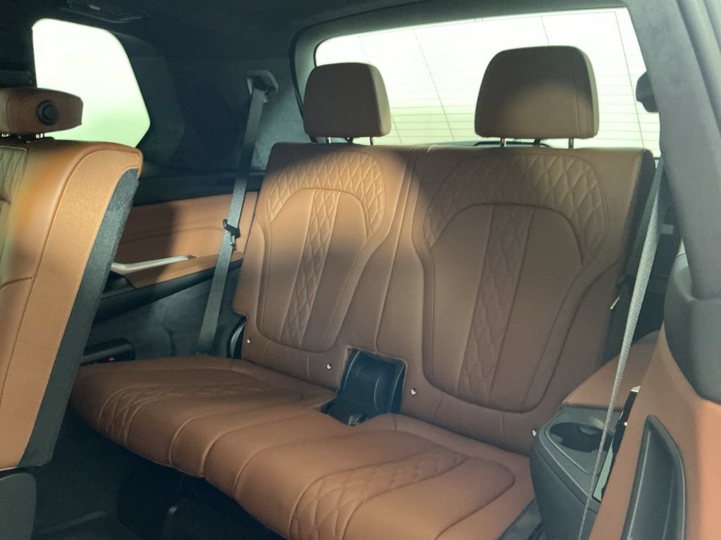 Certified 2026 BMW X7 M60i w/ Executive Package AWD/4WD image 28