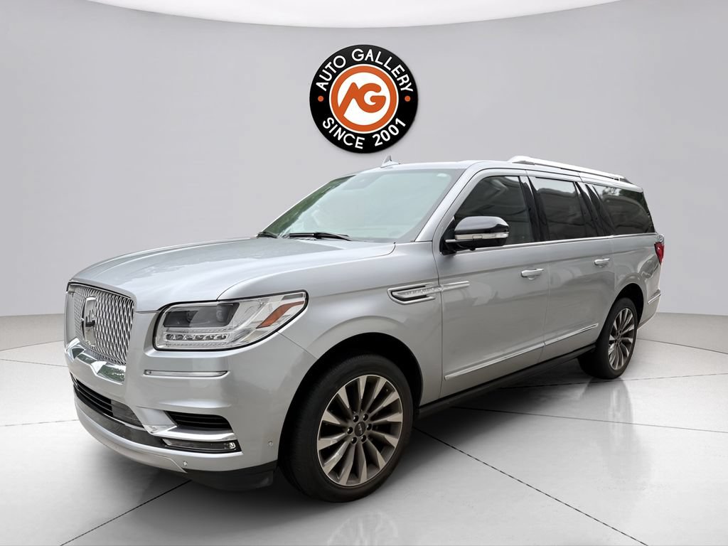 Used 2020 Lincoln Navigator L Reserve w/ Luxury Package RWD image 3