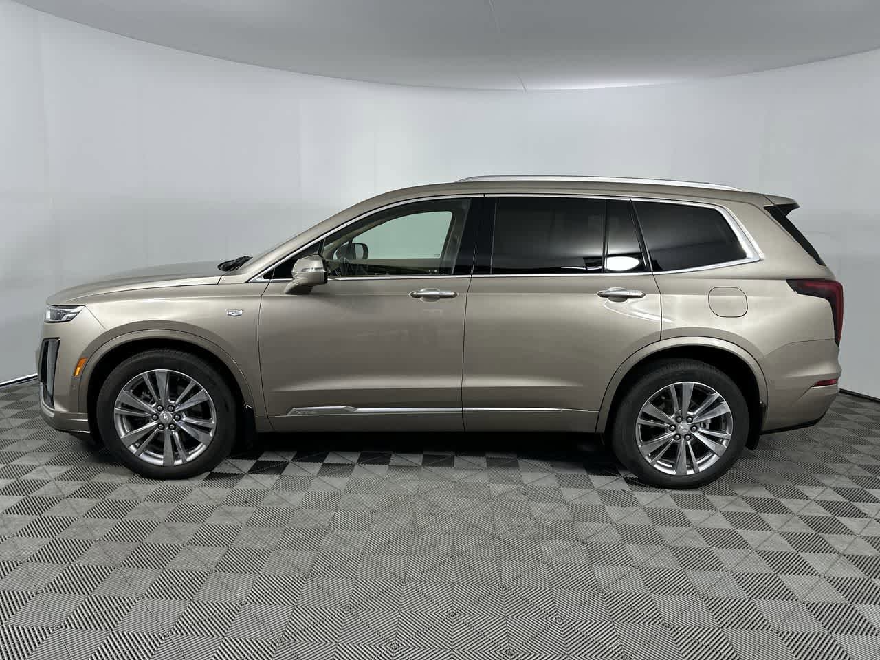 Used 2023 Cadillac XT6 Premium Luxury w/ Platinum Package AWD/4WD image 11