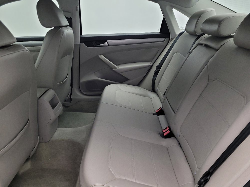 Used 2015 Volkswagen Passat 1.8T Limited Edition image 18