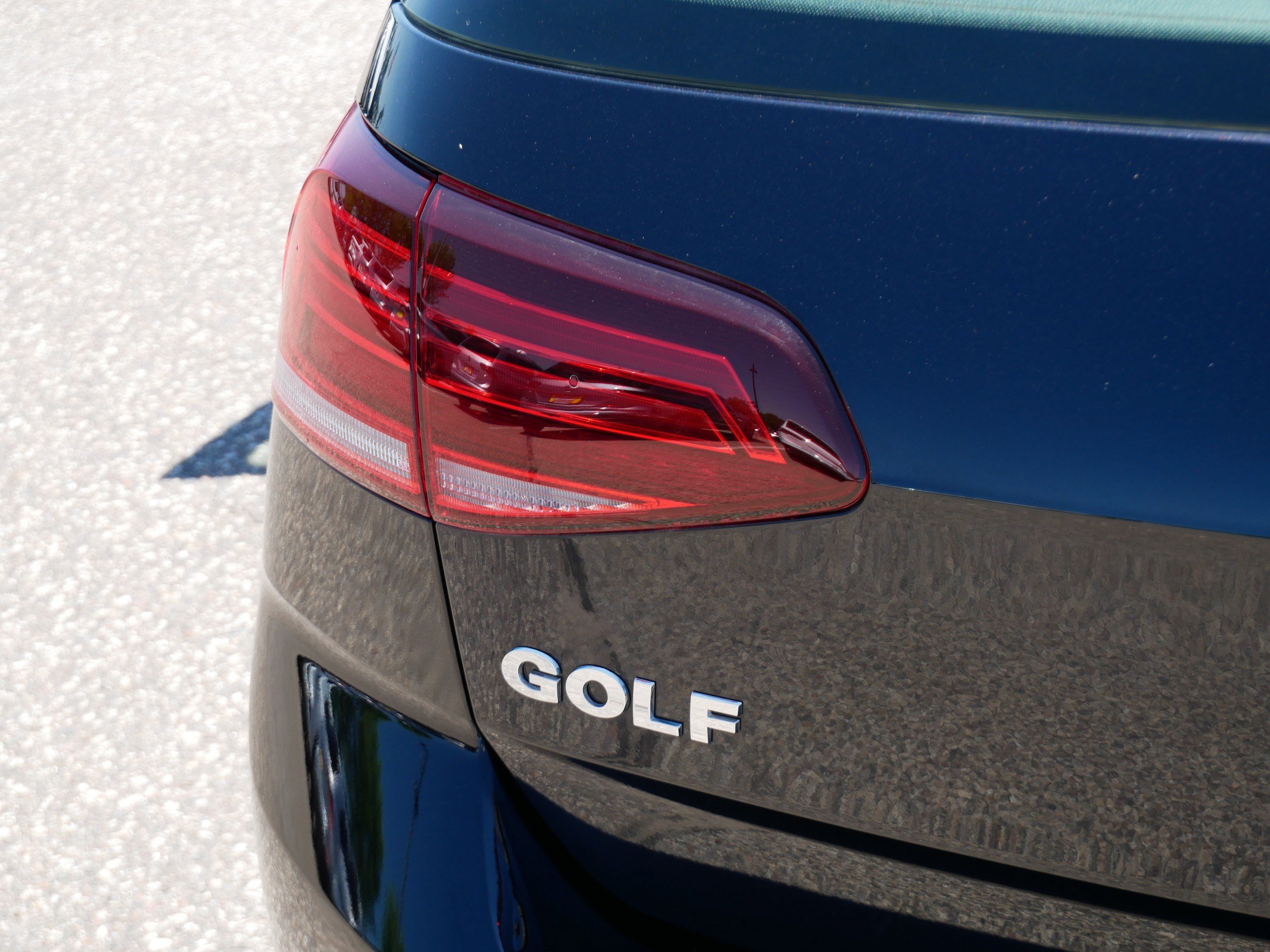 Used 2019 Volkswagen Golf S FWD image 17