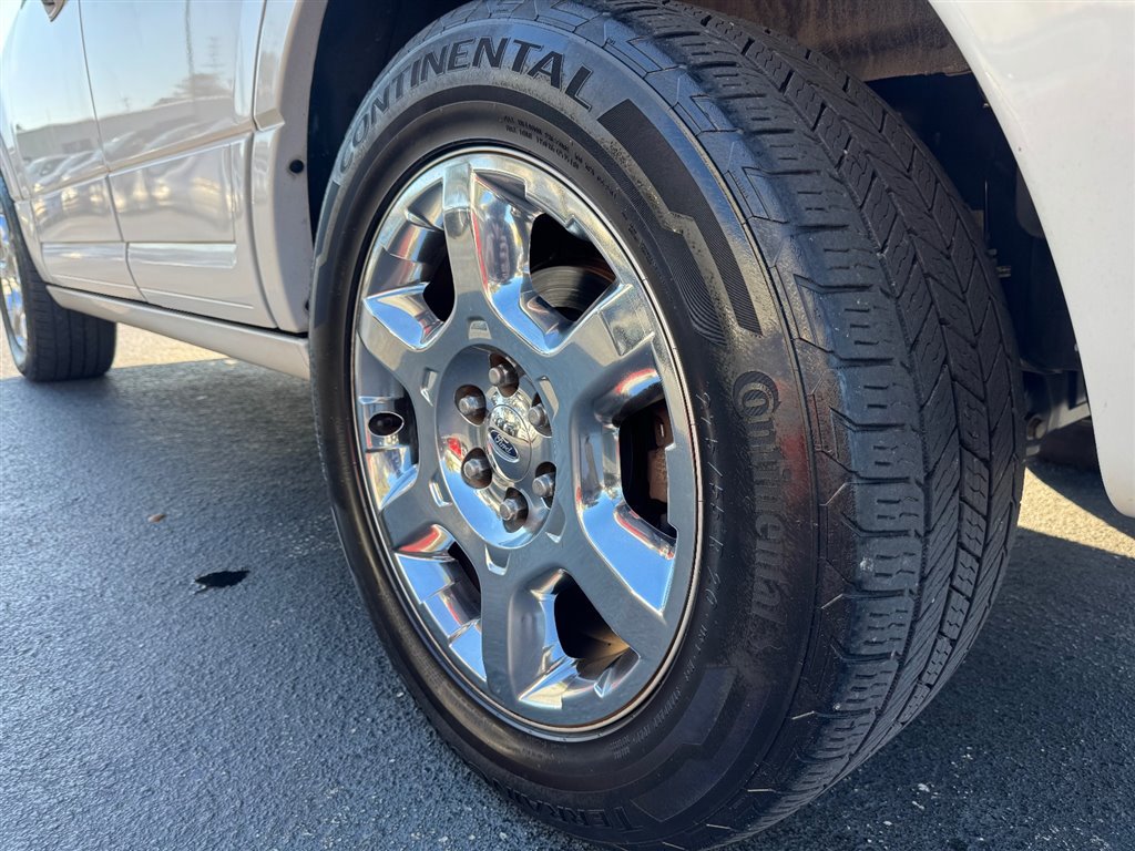 Used 2014 Ford Expedition Limited w/ Equipment Group 301A AWD/4WD image 10