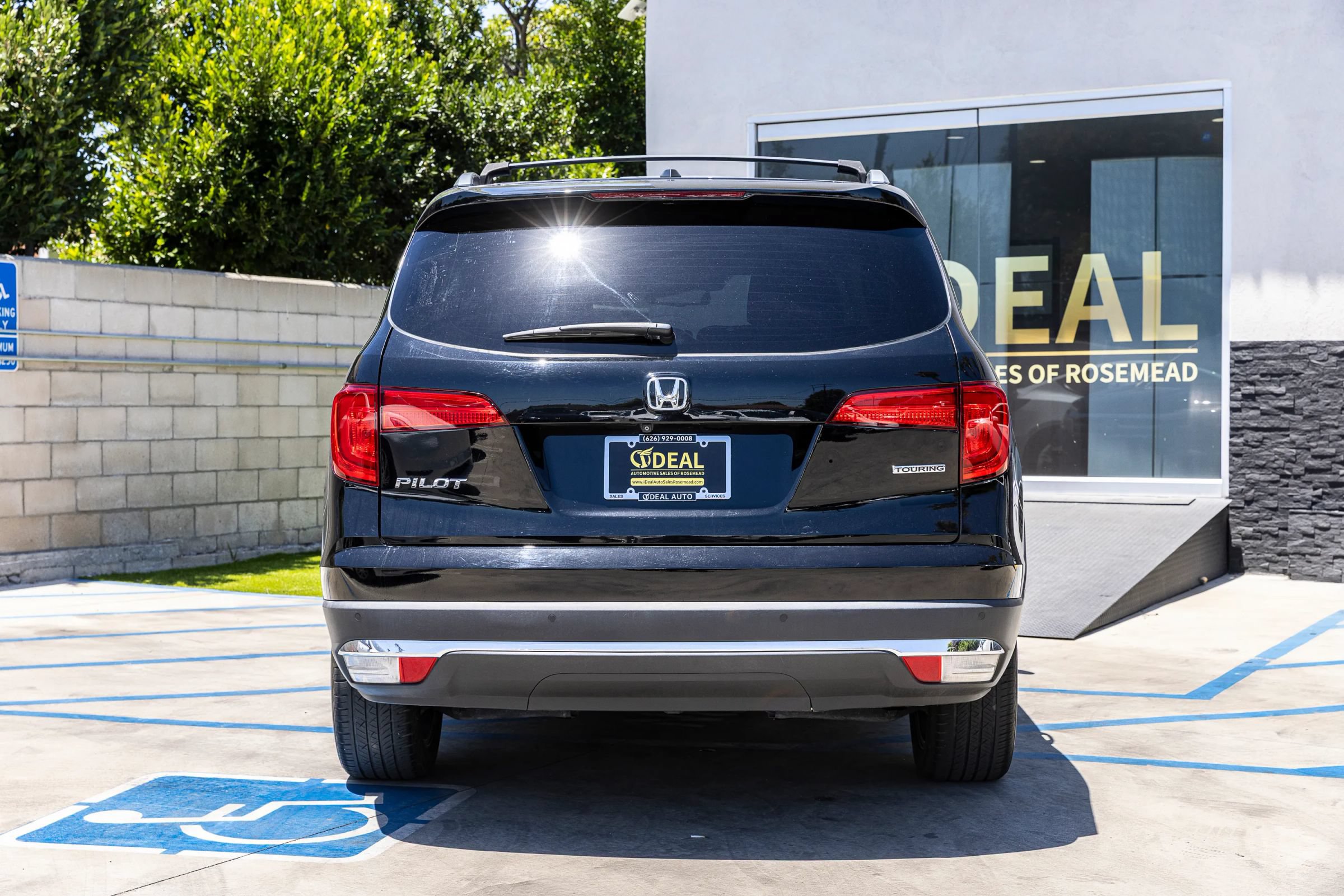 Used 2017 Honda Pilot Touring image 14