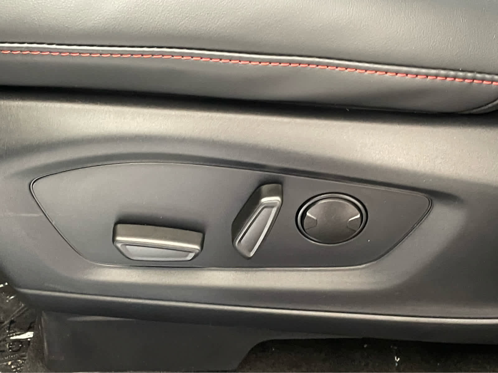 New 2026 Ford Explorer ST-Line image 17