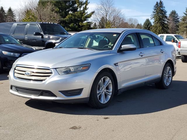 Used 2014 Ford Taurus SEL image 2