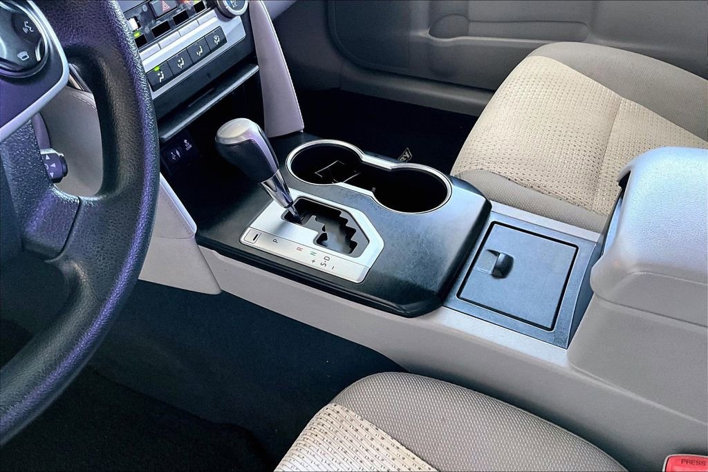 Used 2014 Toyota Camry LE image 18