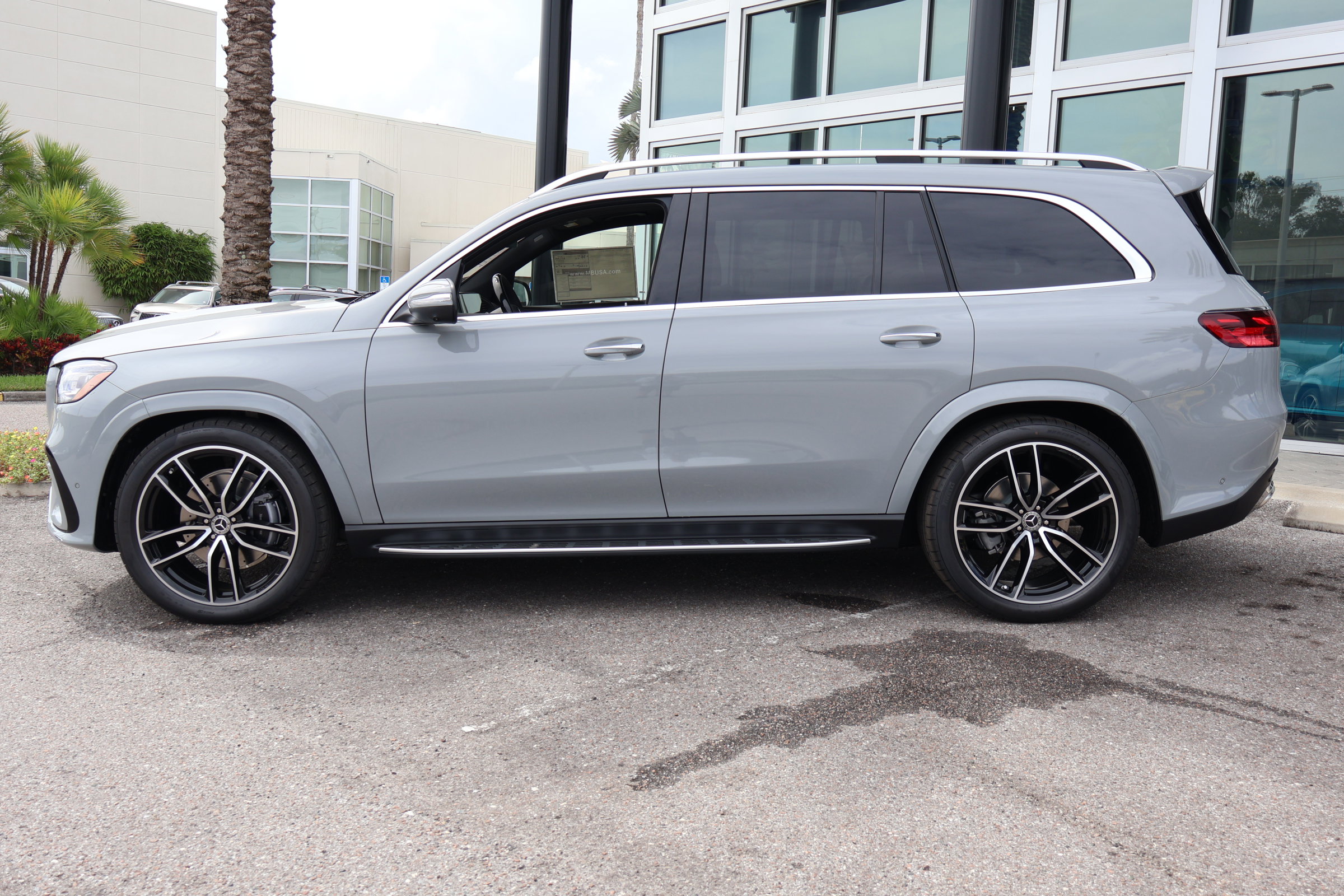 New 2026 Mercedes-Benz GLS 580 4MATIC image 3