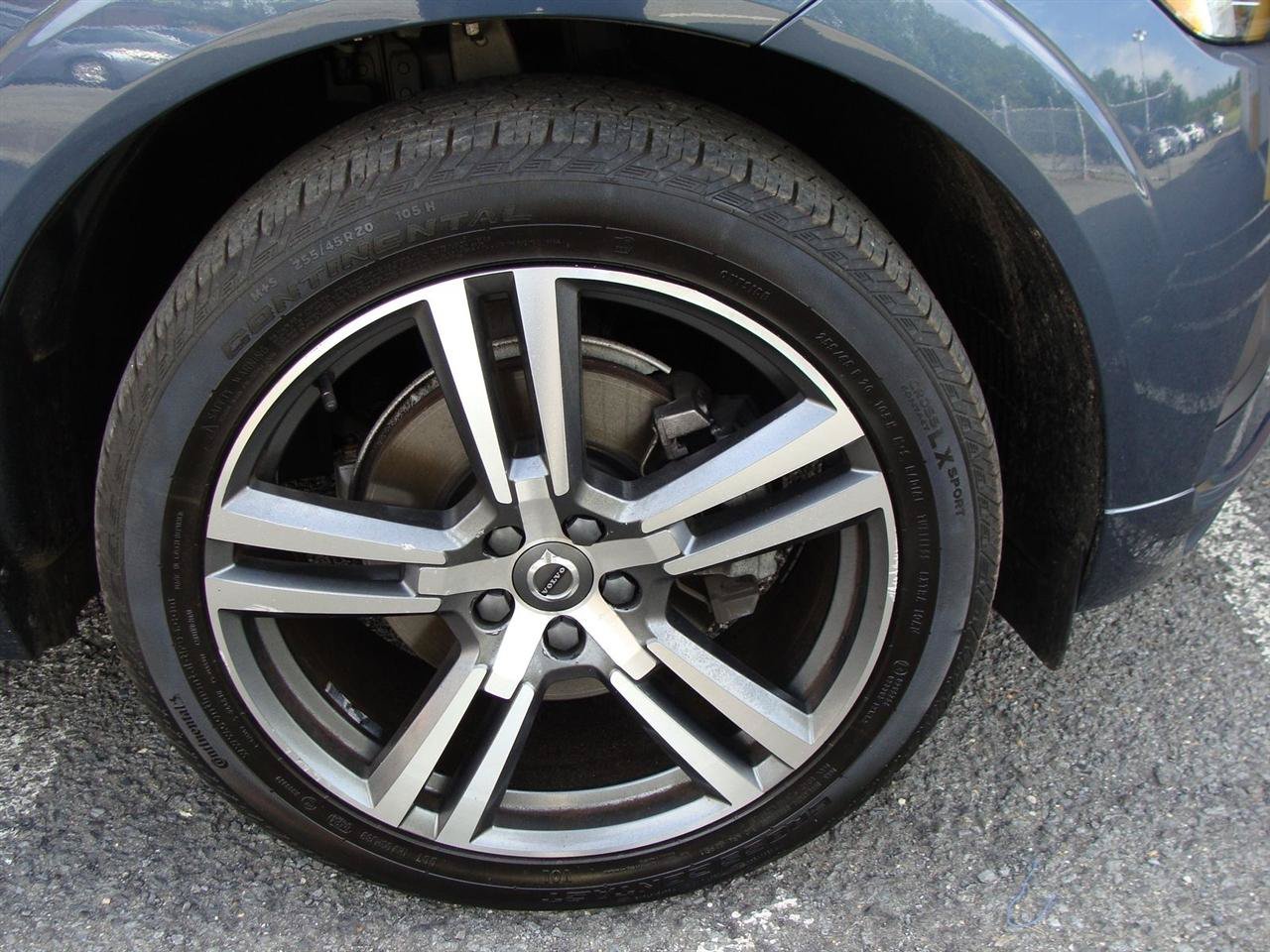 Used 2021 Volvo XC60 T5 Momentum w/ Premium Package AWD/4WD image 31