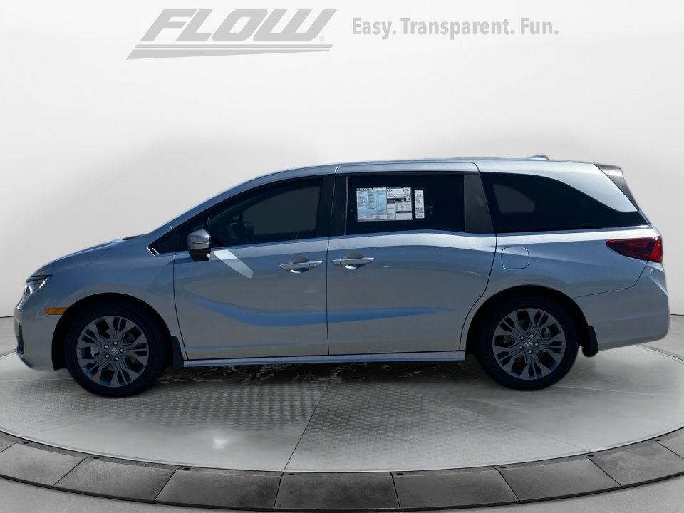 New 2026 Honda Odyssey Touring image 4