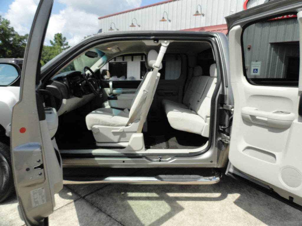 Used 2007 Chevrolet Silverado 1500 LT w/ 1LT Convenience Package RWD image 11