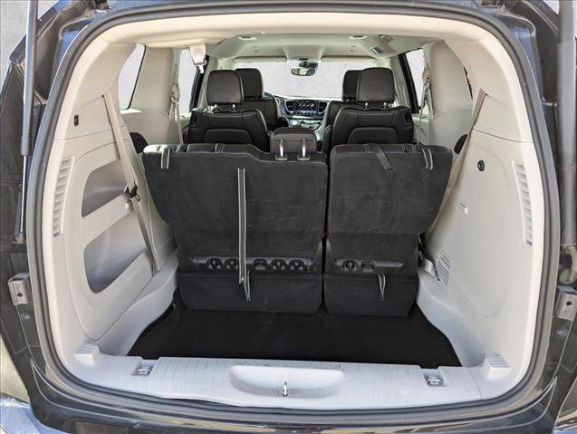 Used 2024 Chrysler Pacifica Touring-L image 6
