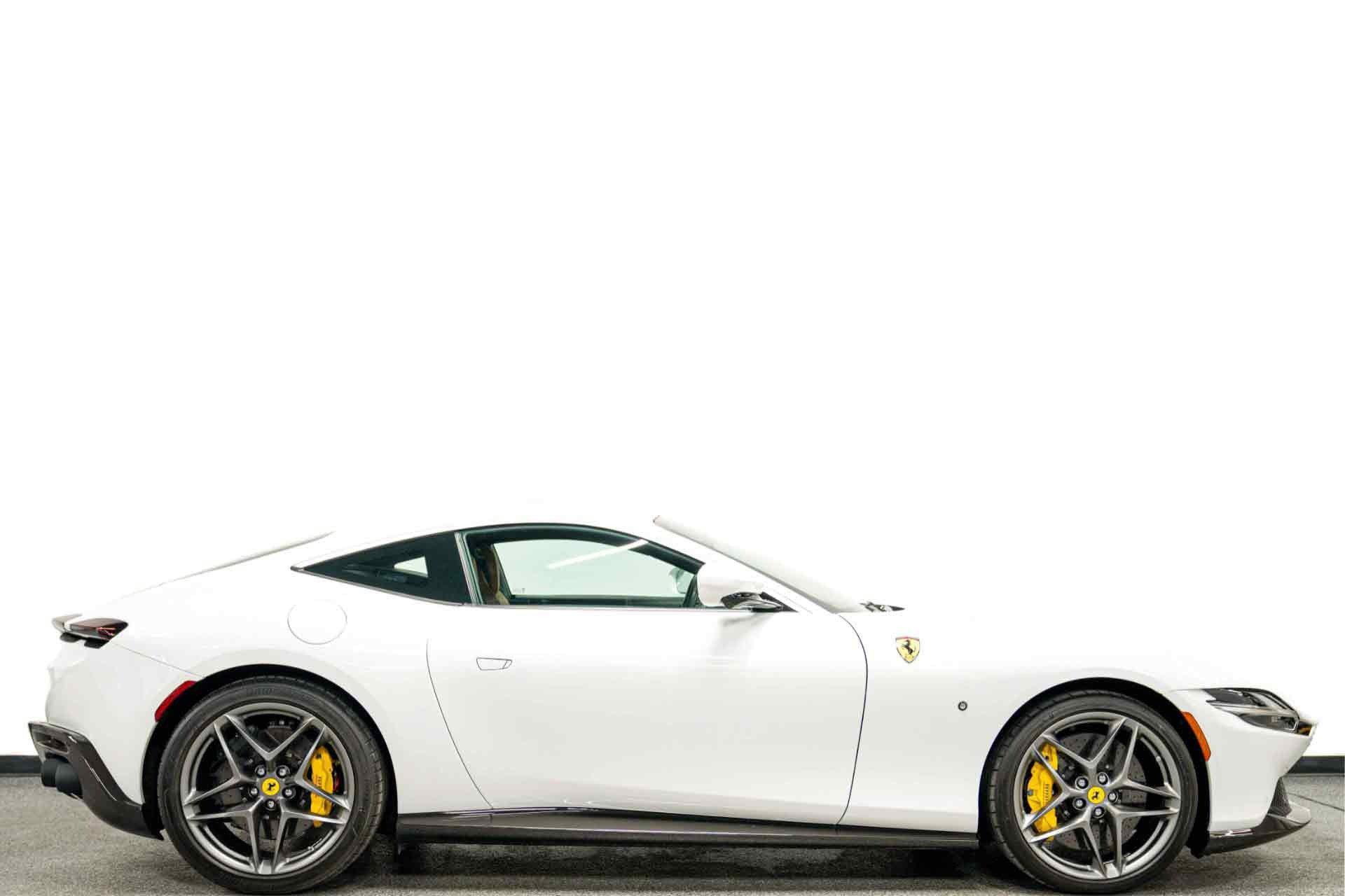 Used 2022 Ferrari Roma image 2